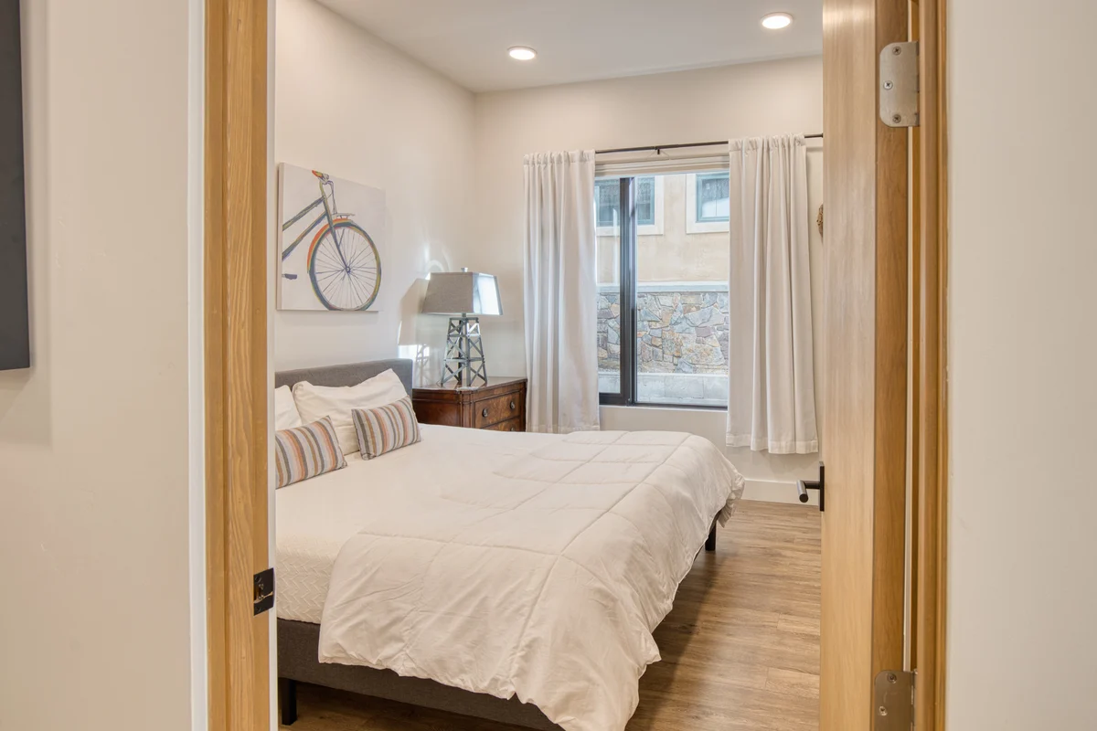 Bedroom 1 image 1