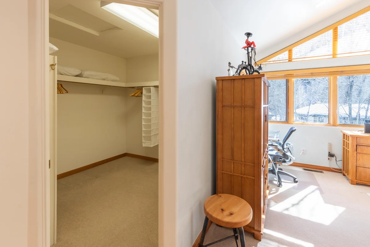 Bedroom 3 image 1
