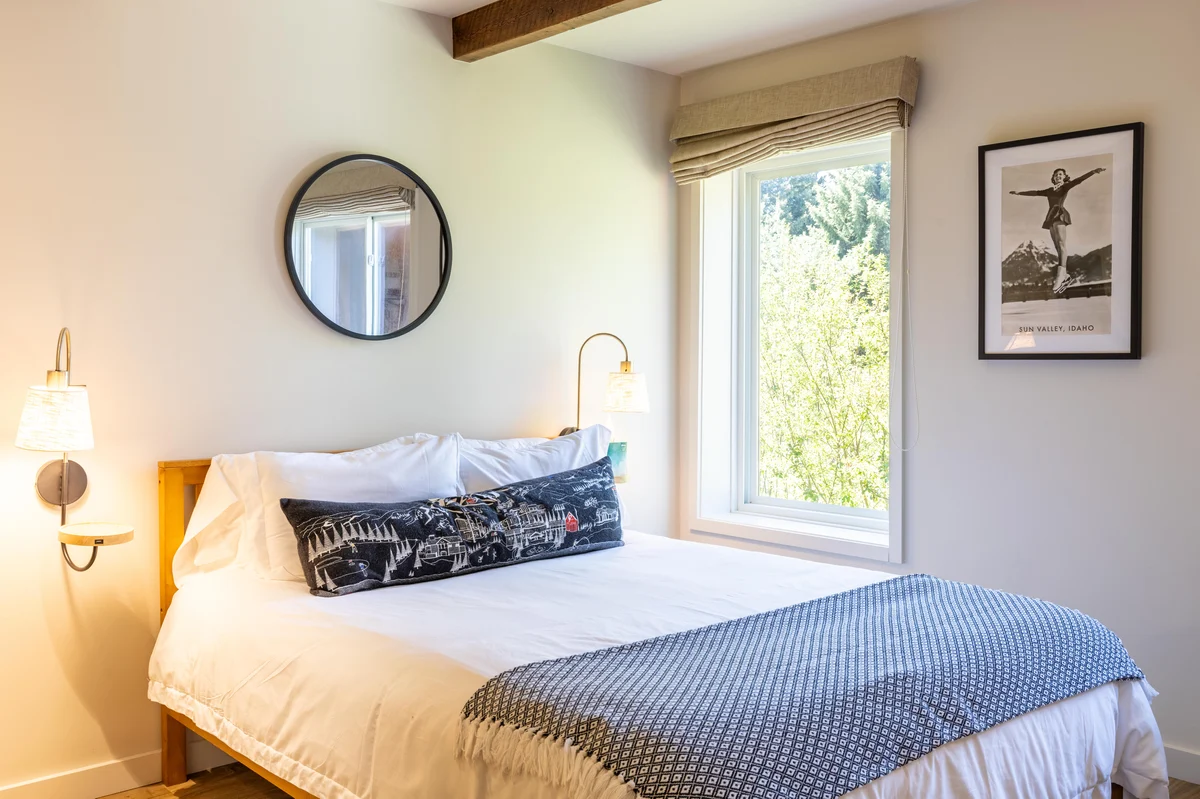 Bedroom 1 image 1