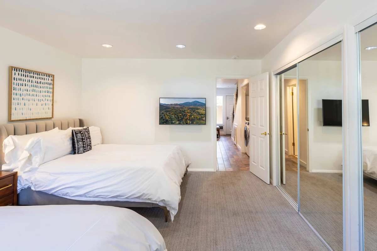 Bedroom 1 image 1