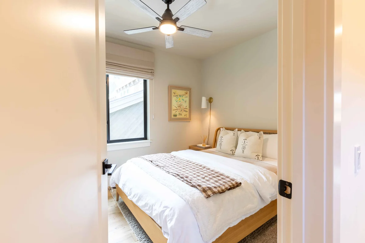 Bedroom 4 image 1