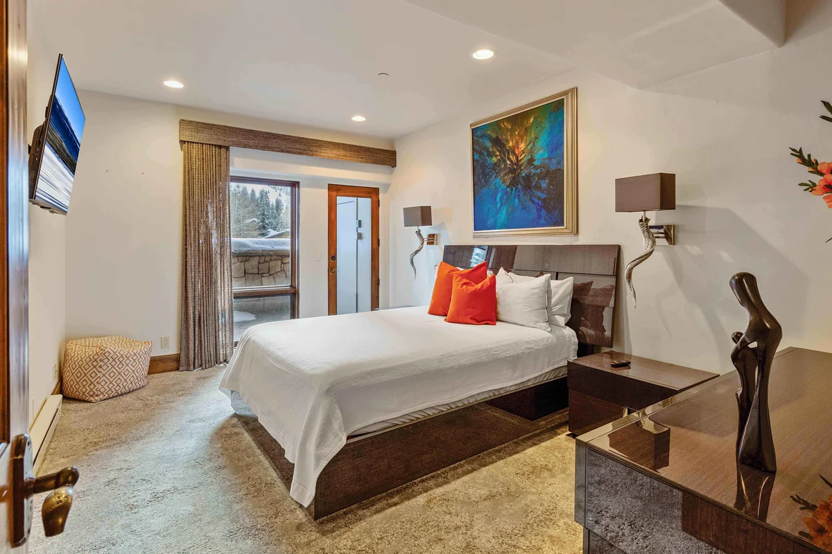 Bedroom 1 image 1