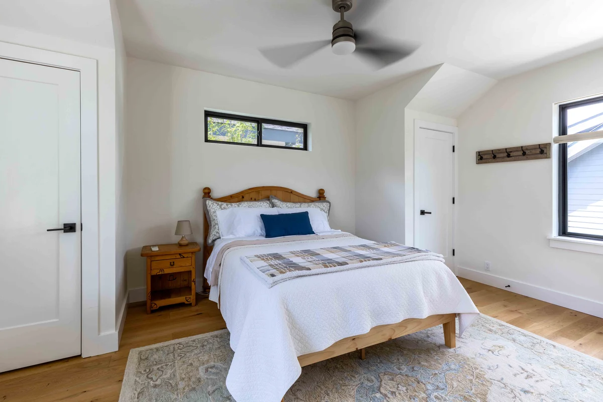 Bedroom 3 image 1