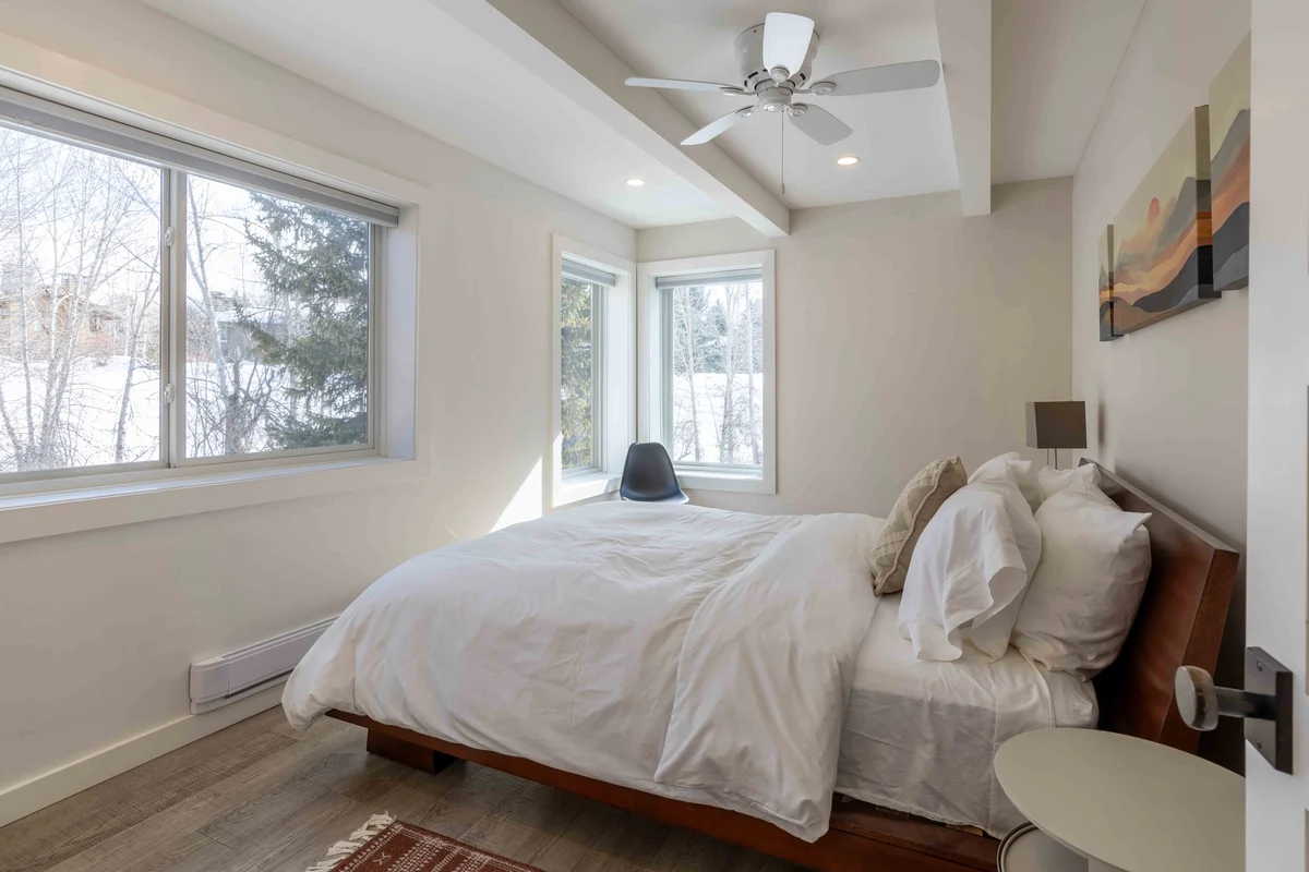 Bedroom 1 image 1