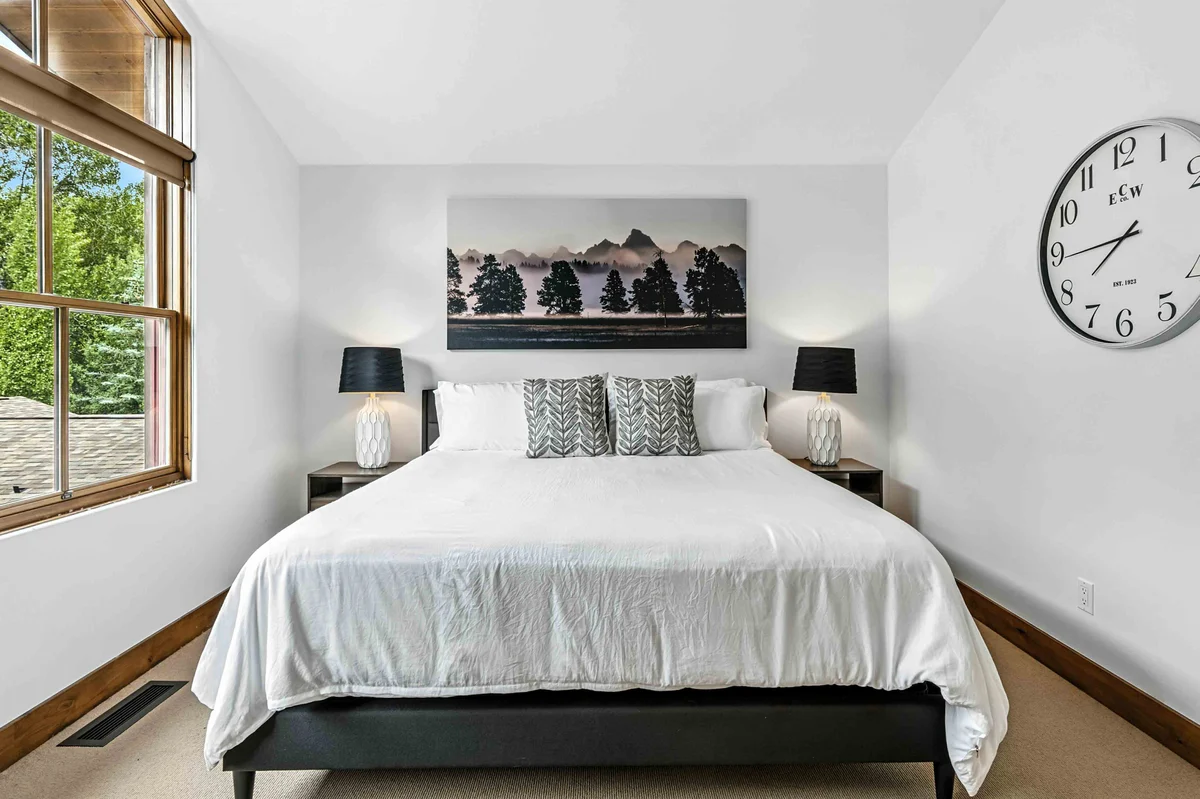 Bedroom 1 image 1