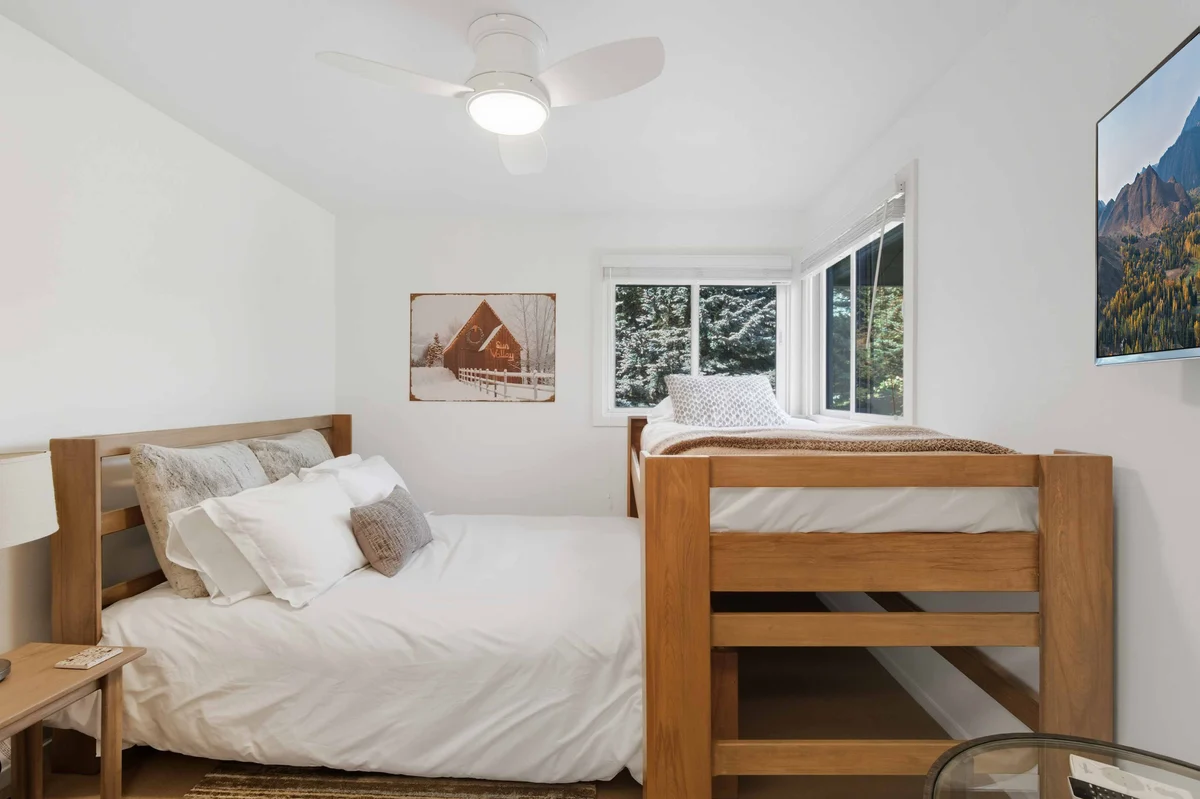 Bedroom 3 image 1