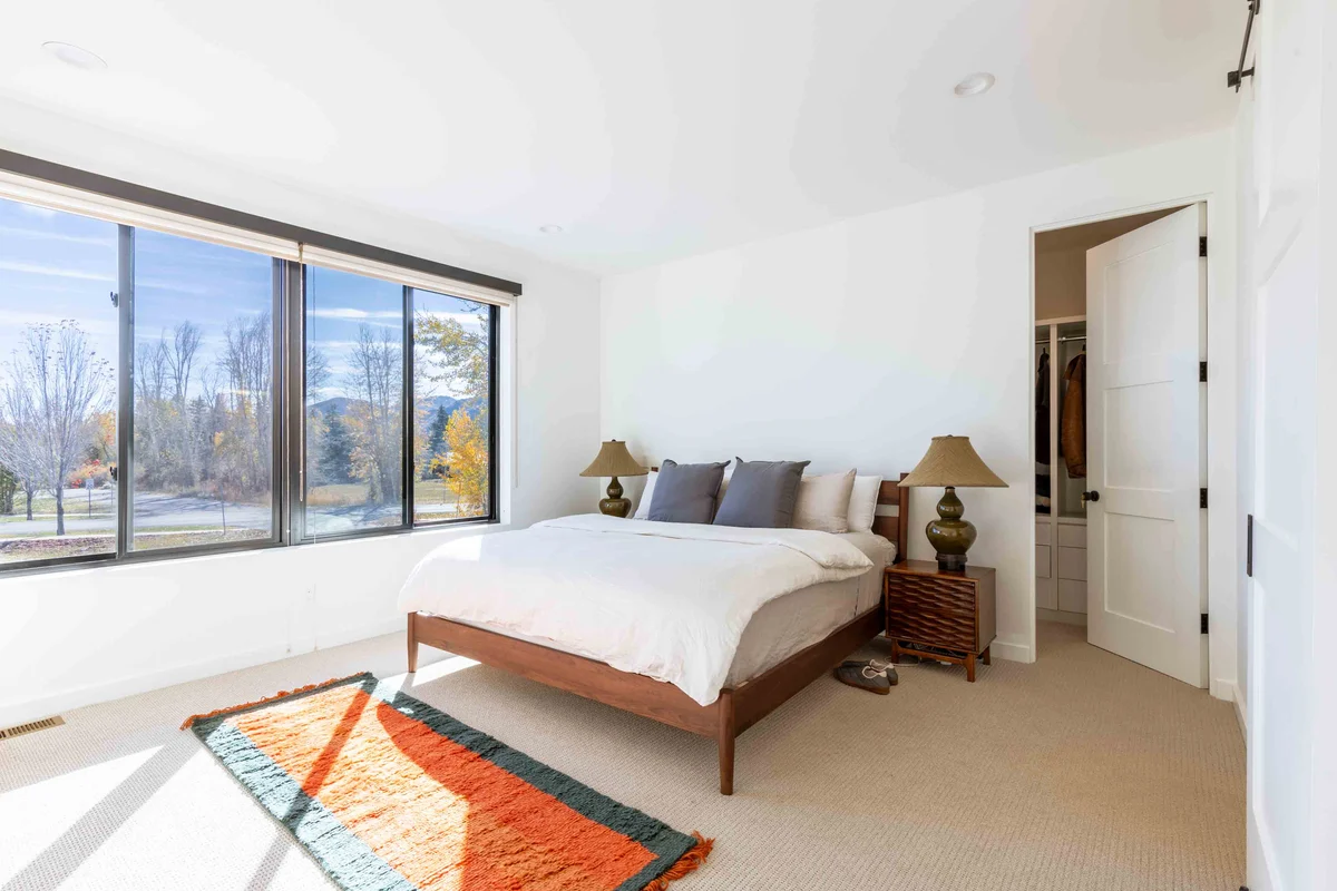 Bedroom 1 image 1