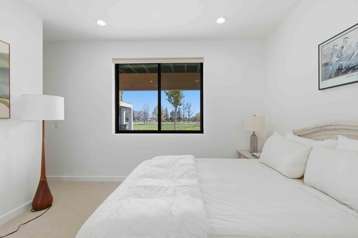 Bedroom 3 image 1