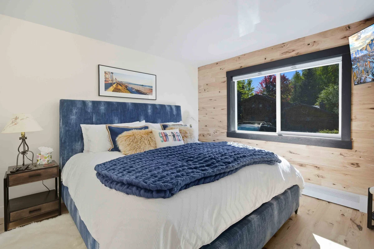 Bedroom 1 image 1
