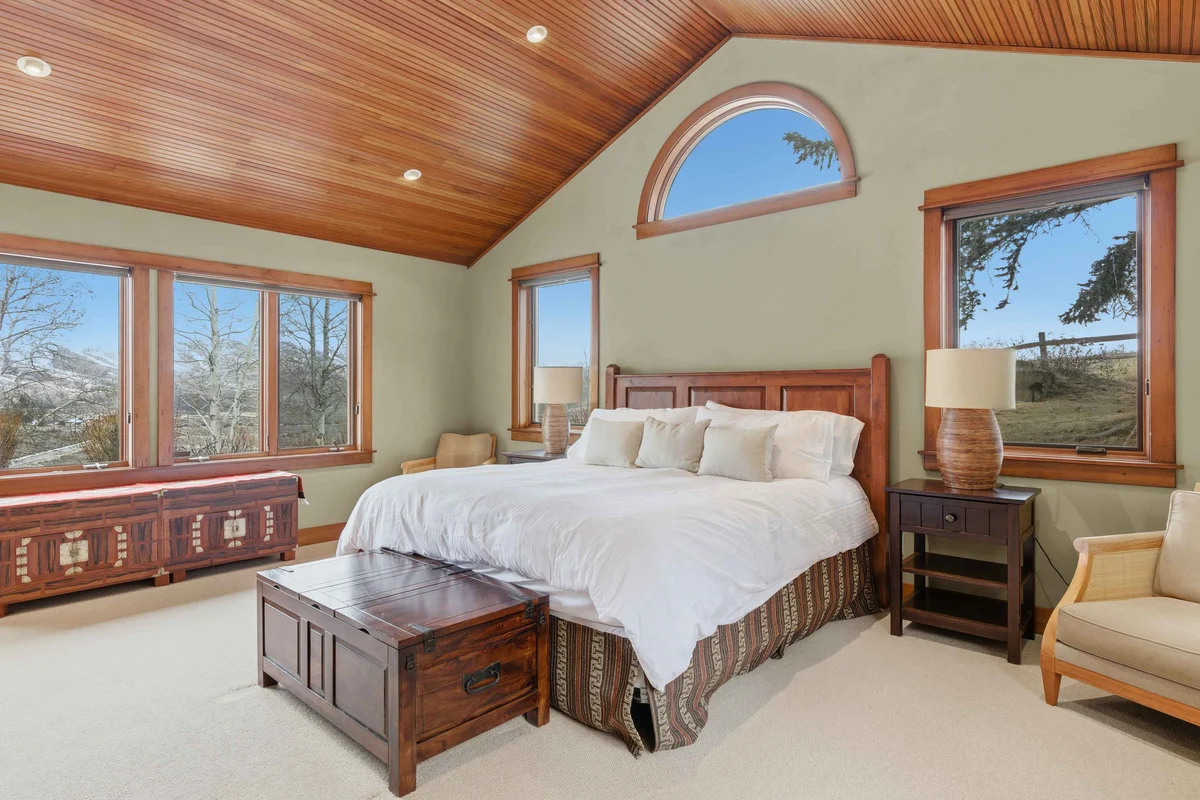 Bedroom 1 image 1
