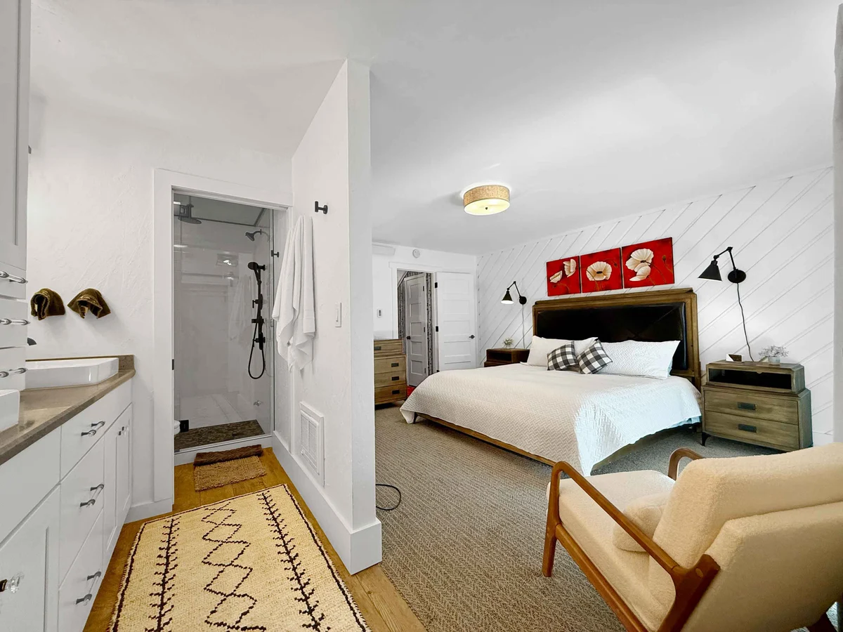 Bedroom 2 image 1