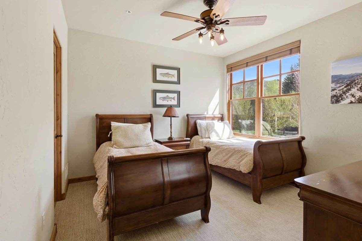 Bedroom 1 image 1