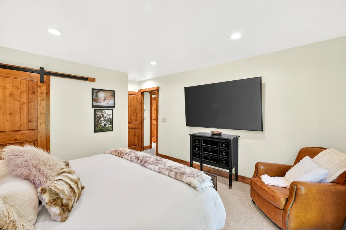 Bedroom 4 image 1