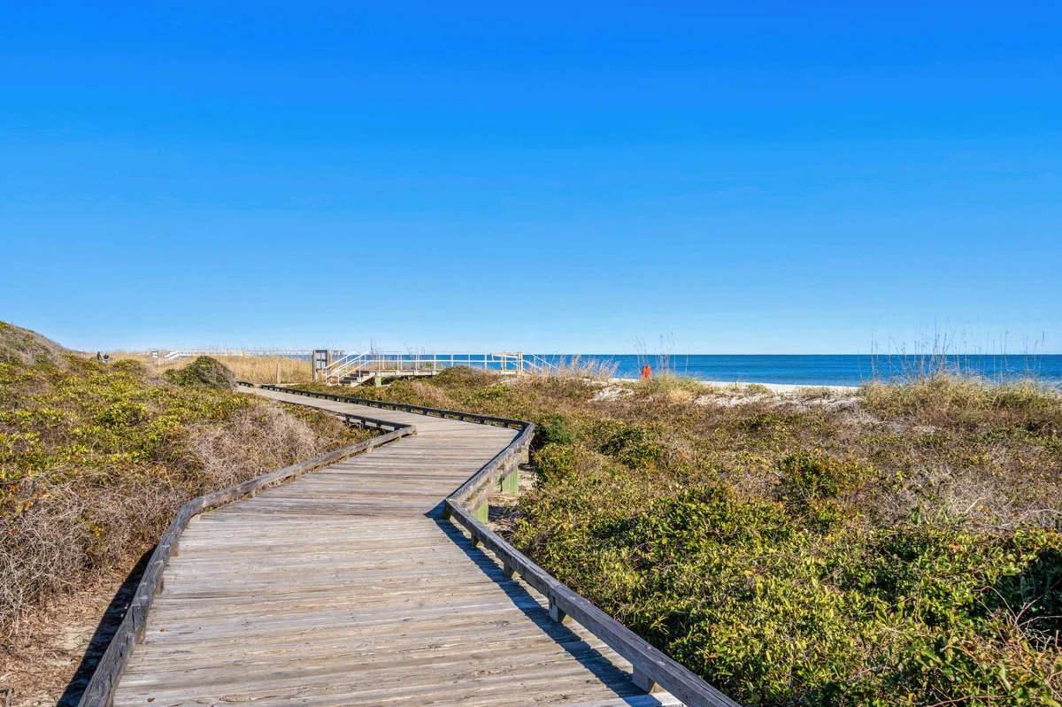 2301 Seaseeker Lane #6