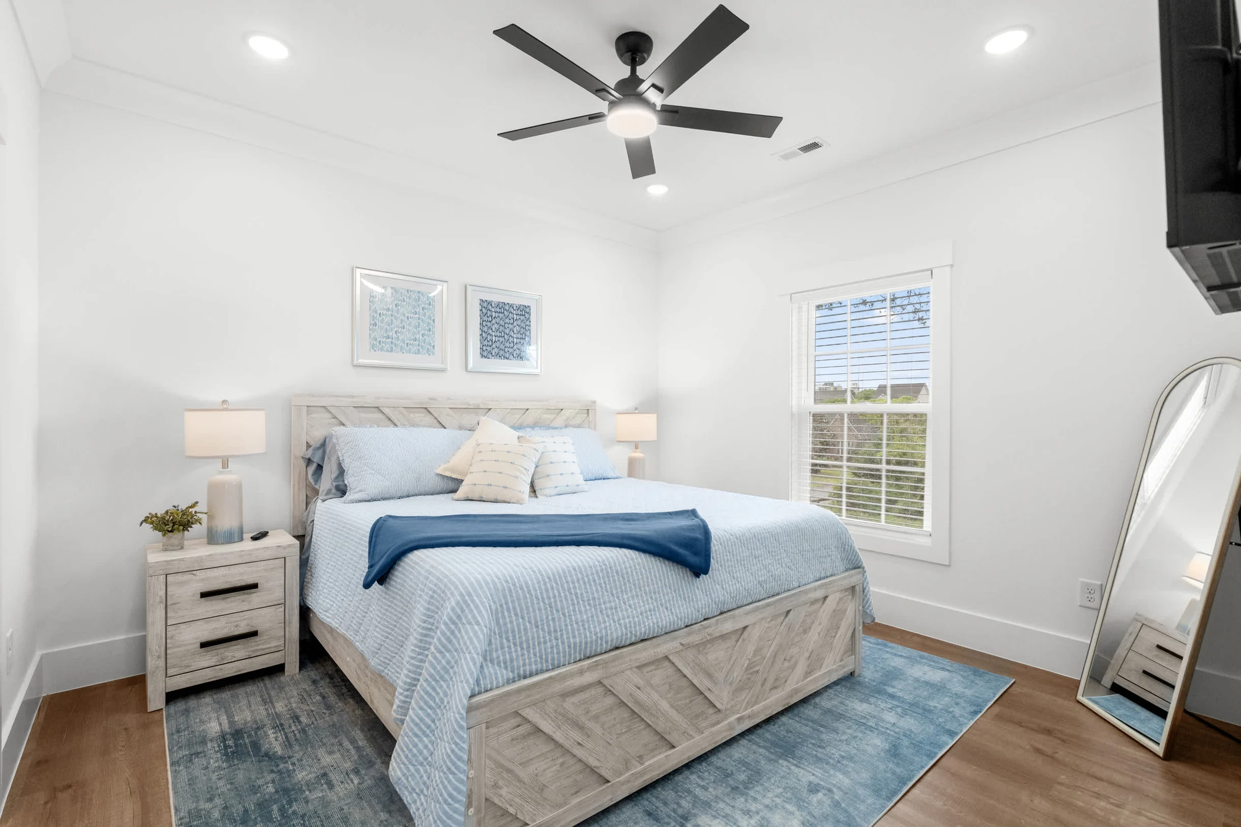 2301 Seaseeker Lane #15