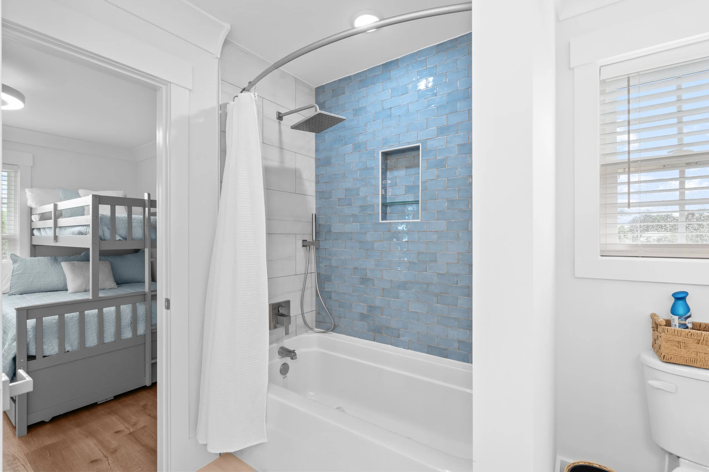 2301 Seaseeker Lane #27