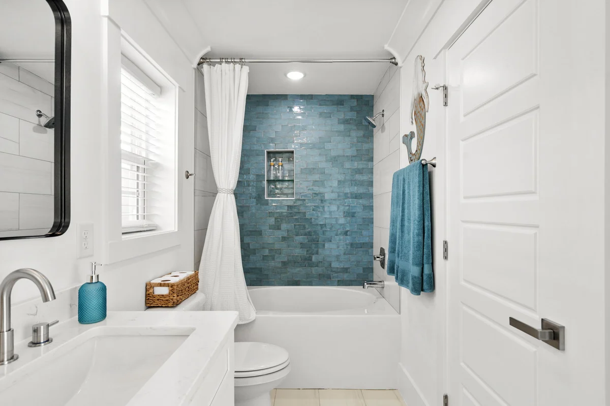 2304 Seaseeker Lane #27