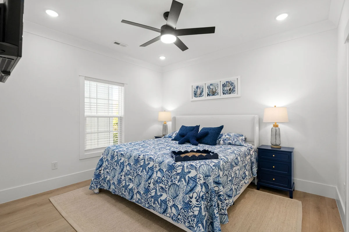 2304 Seaseeker Lane #7
