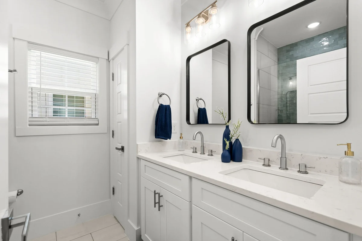2304 Seaseeker Lane #14