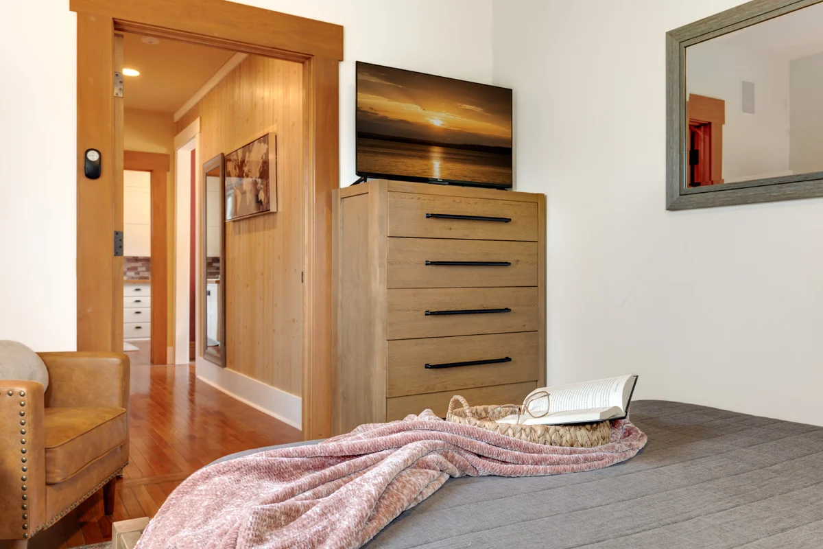 Bedroom 4 image 1