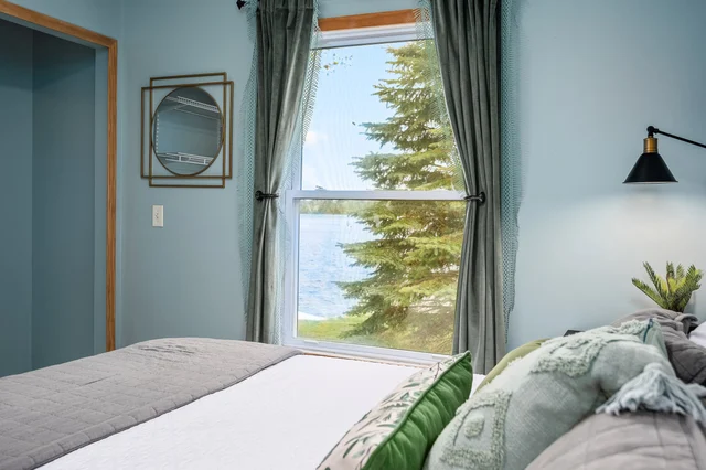 Bedroom 1 image 1