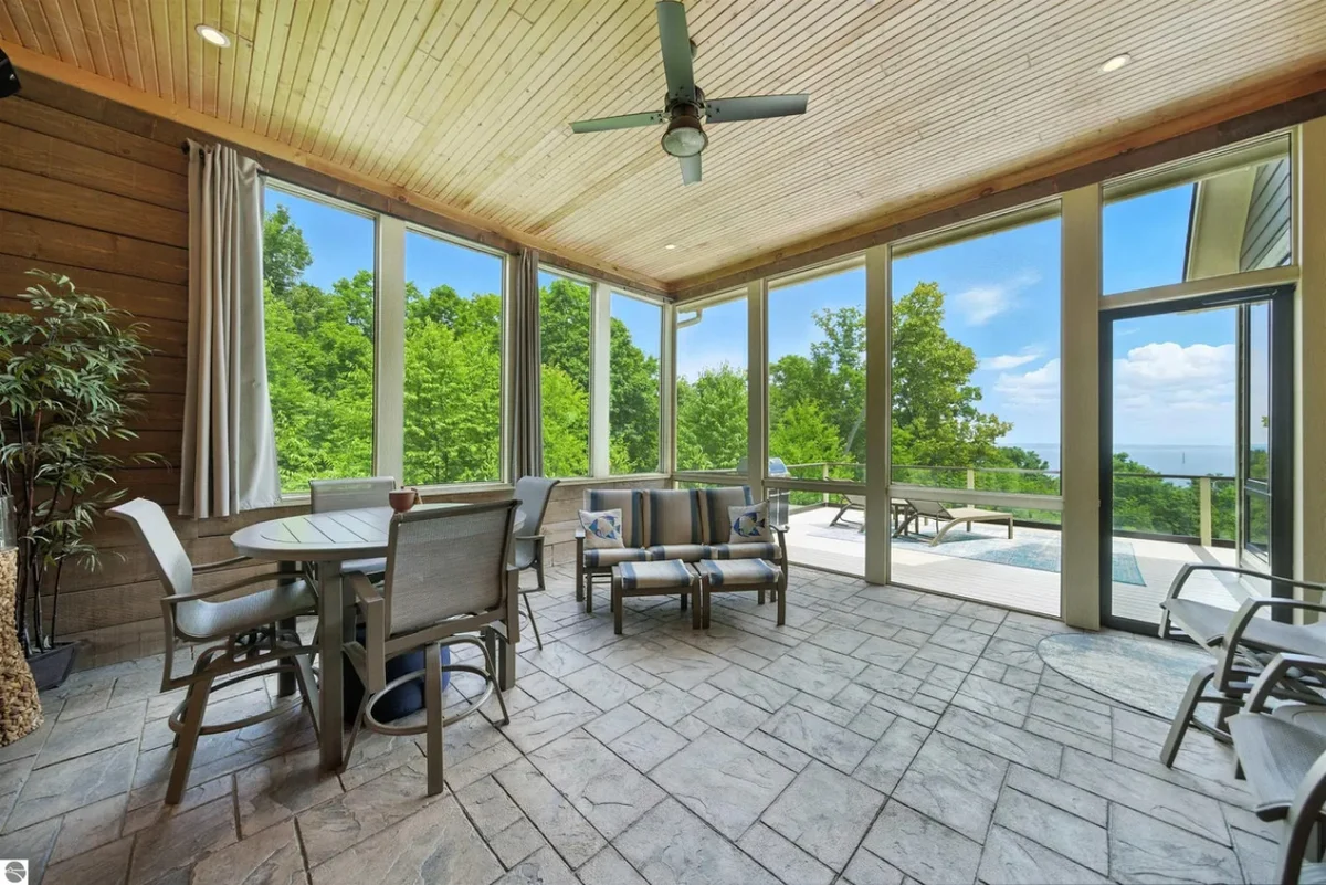 Home in Suttons Bay property photo 5