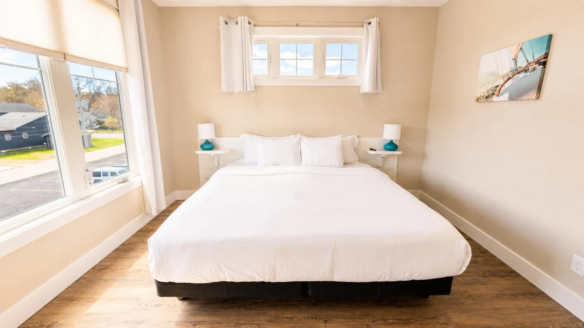 Bedroom 2 image 1