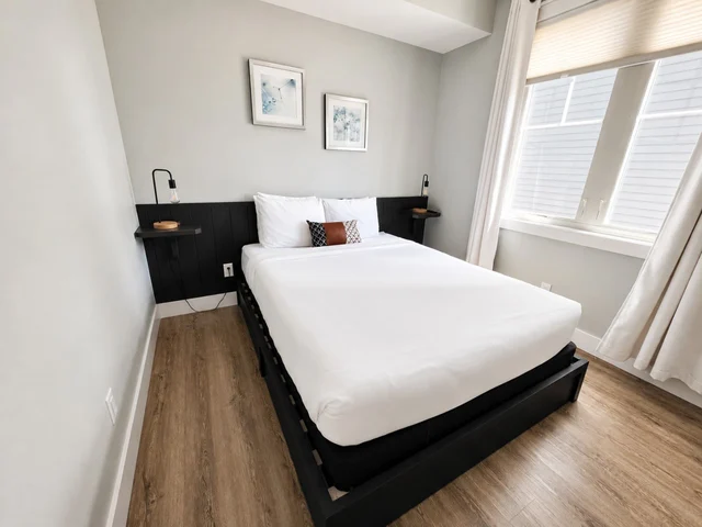 Bedroom 1 image 1