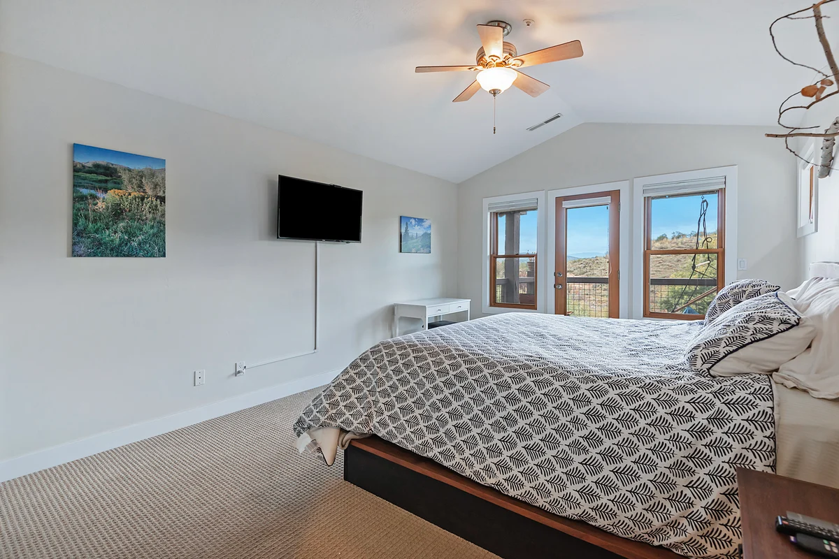 Bedroom 1 image 1