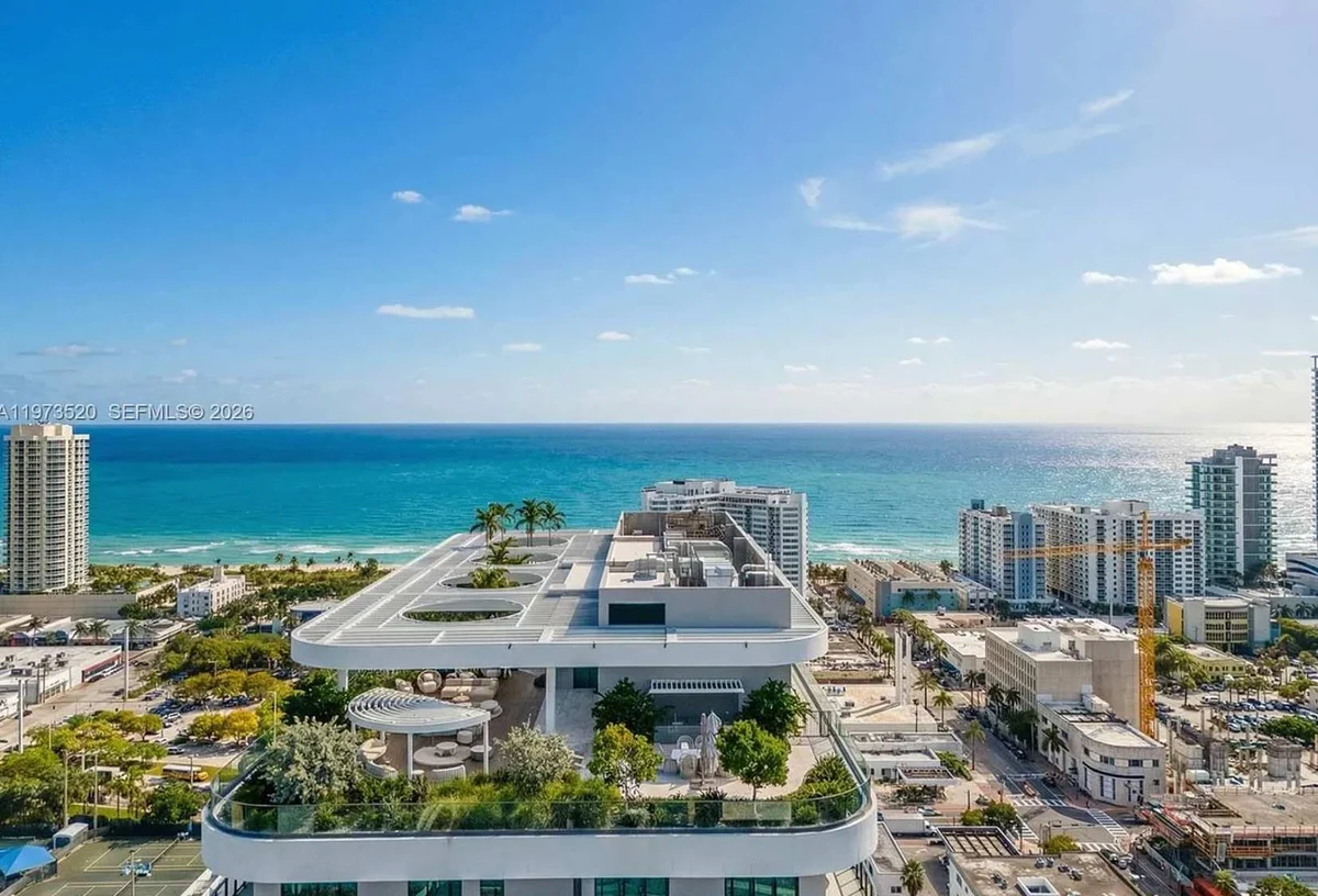 Condo in Miami Beach property photo 4