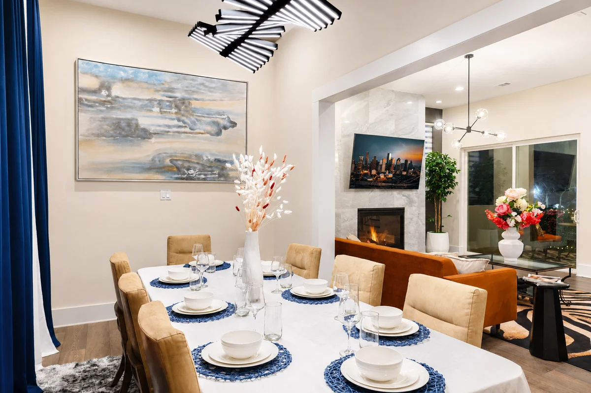 The Onyx: 4BR+Luxe Rooftop · Pet-Friendly · Garage · HTX #97
