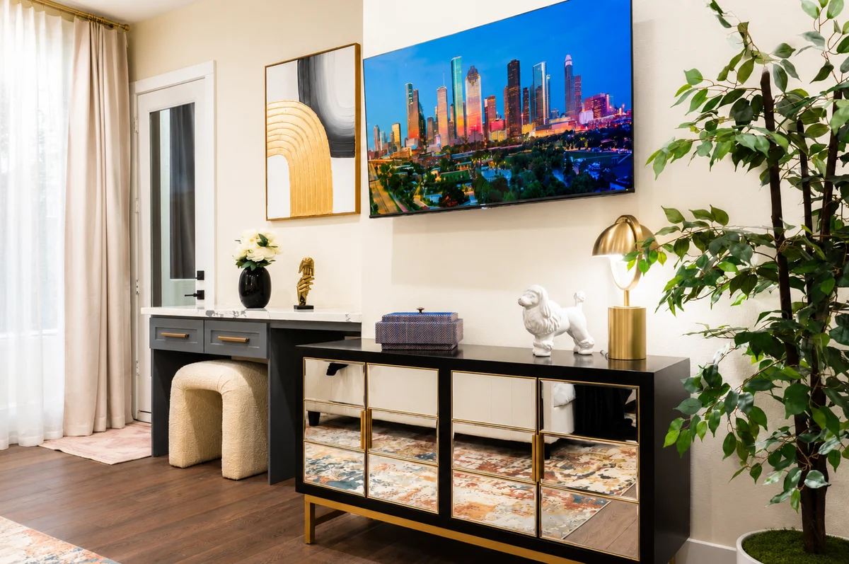 The Onyx: 4BR+Luxe Rooftop · Pet-Friendly · Garage · HTX #103