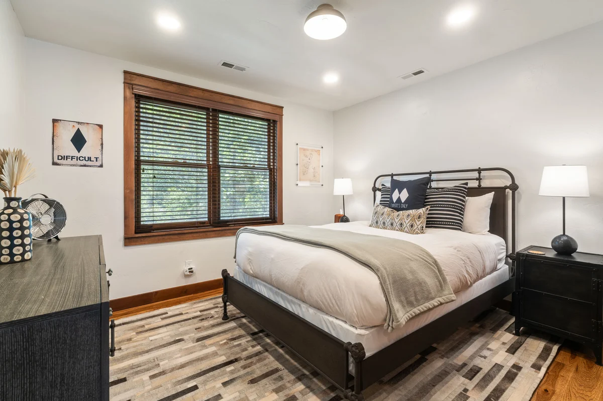 Bedroom 5 / Den. Americana image 1