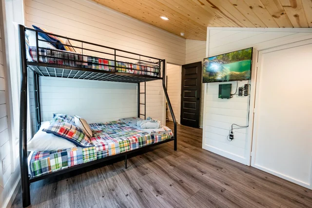 BEDROOM image 1
