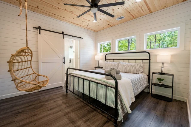 BEDROOM image 1