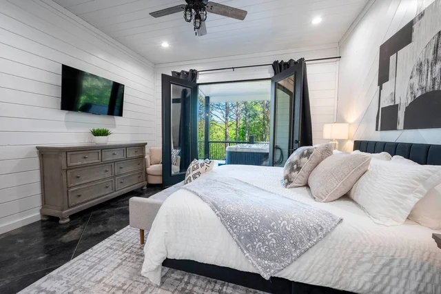 BEDROOM image 1