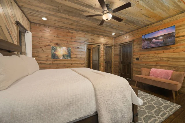 BEDROOM image 1