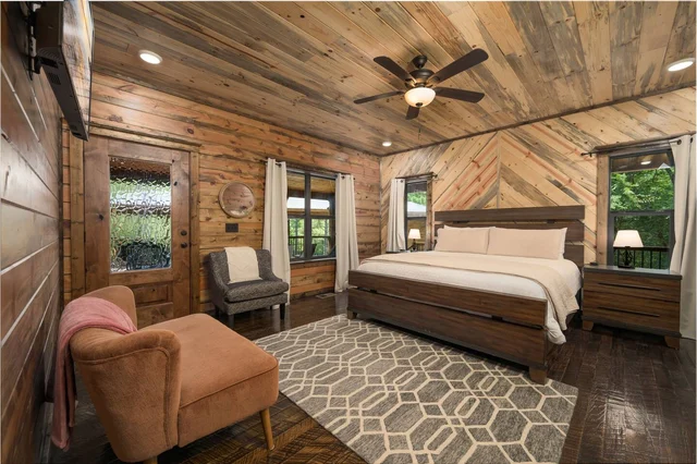 BEDROOM image 1