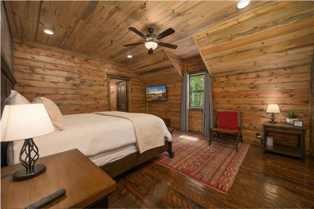 BEDROOM image 1