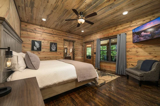 BEDROOM image 1