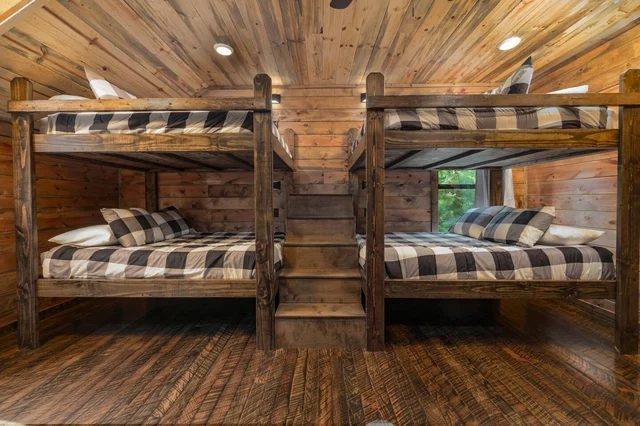 BEDROOM image 1
