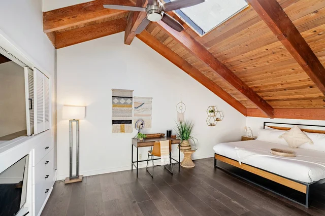 BEDROOM image 1