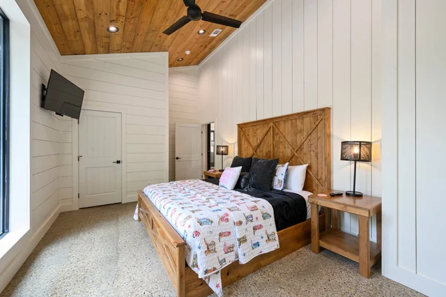 BEDROOM image 1