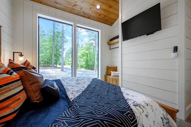 BEDROOM image 1
