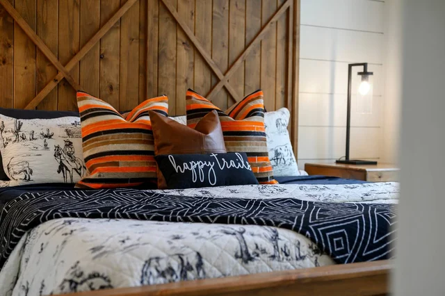 BEDROOM image 1