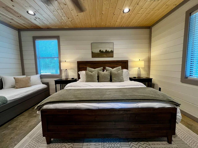 BEDROOM image 1