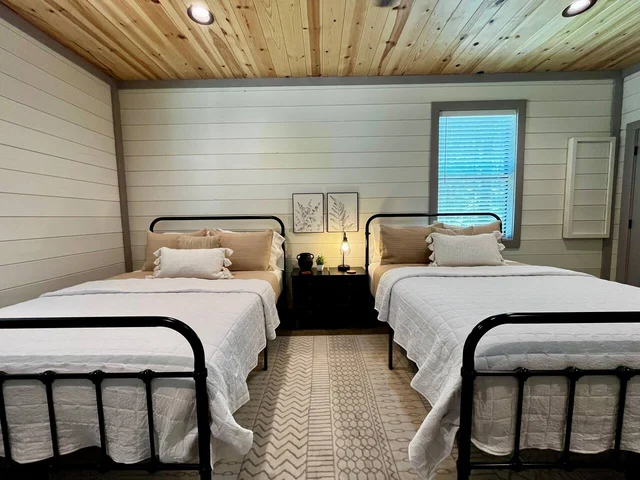 BEDROOM image 1