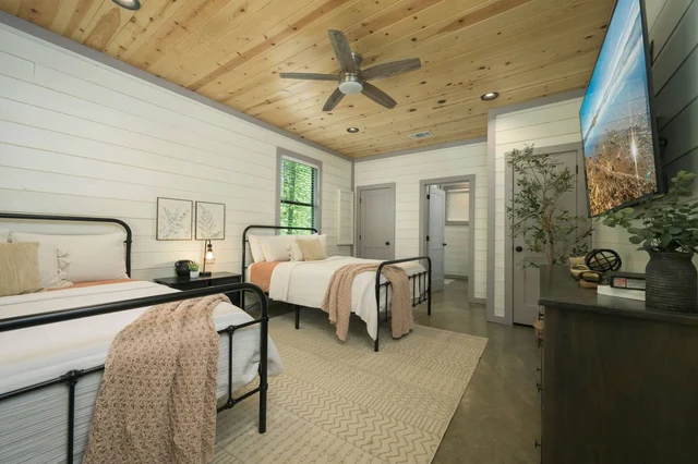 BEDROOM image 1