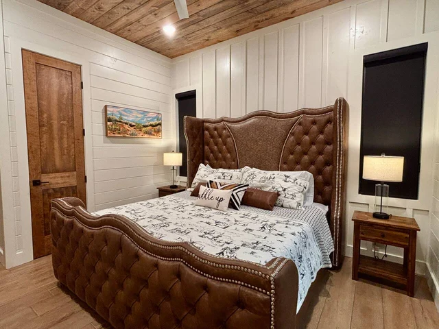 BEDROOM image 1