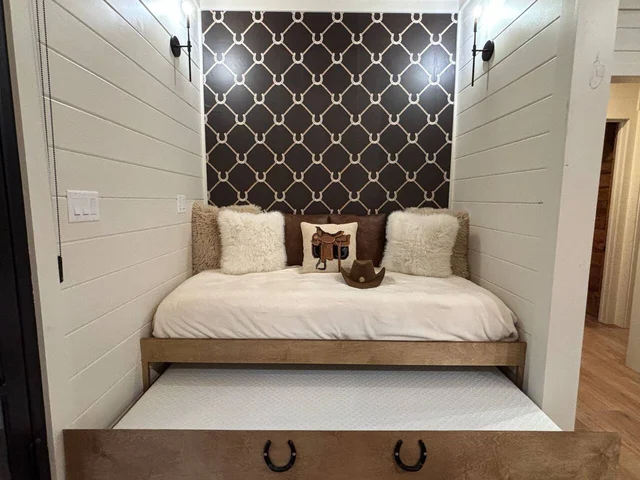 BEDROOM image 1